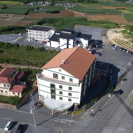 Hotel Castlevillage Miyakojima Exterior photo