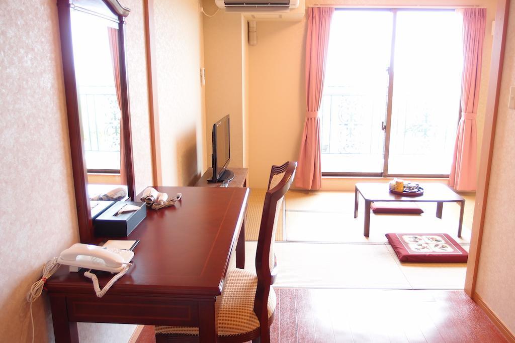 Hotel Castlevillage Miyakojima Room photo