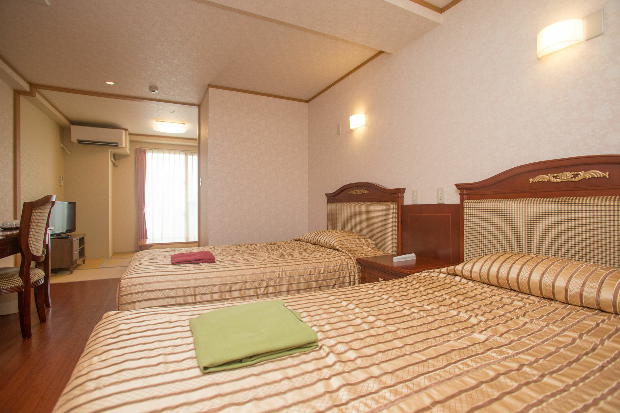 Hotel Castlevillage Miyakojima Exterior photo