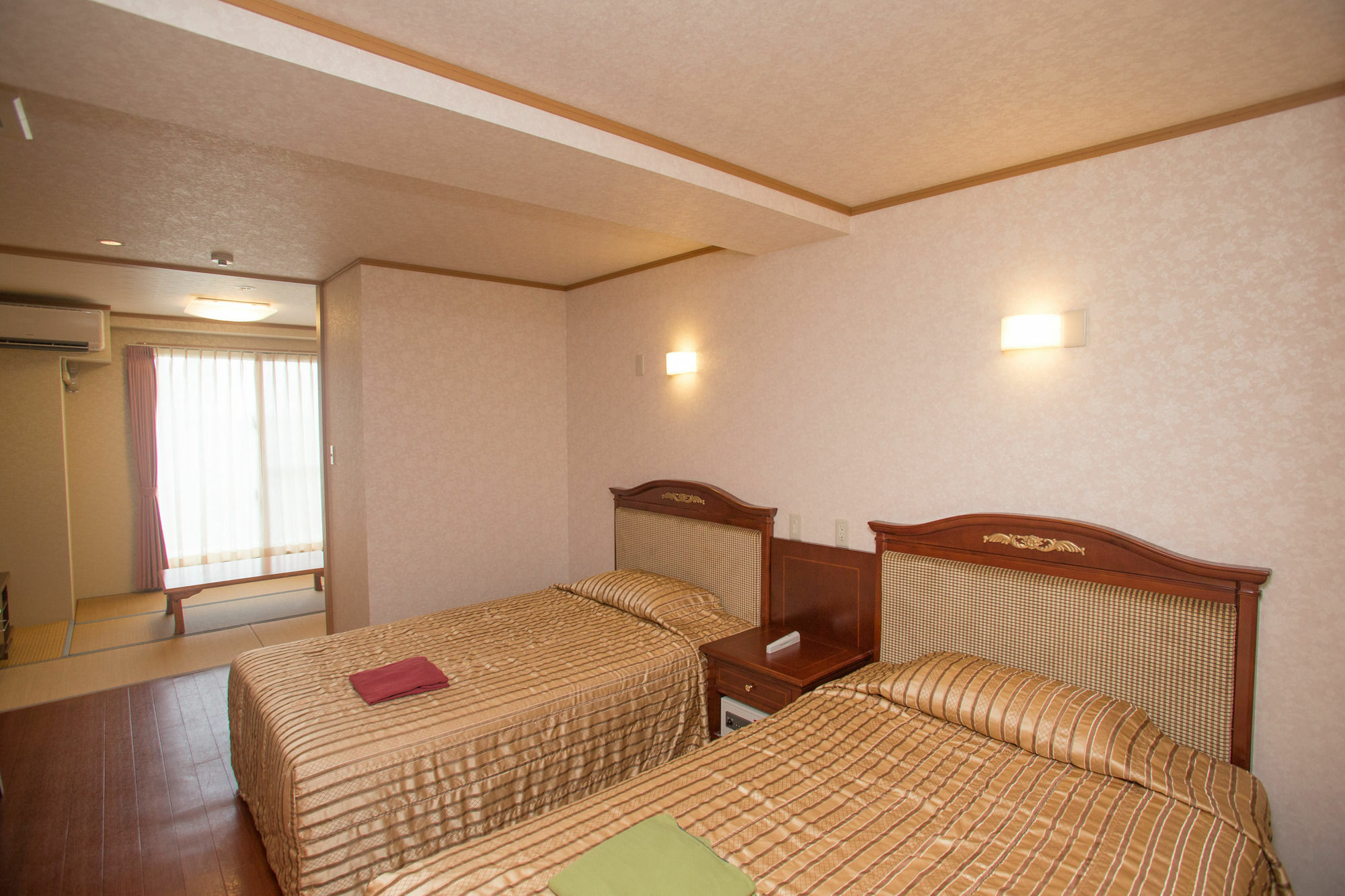 Hotel Castlevillage Miyakojima Exterior photo